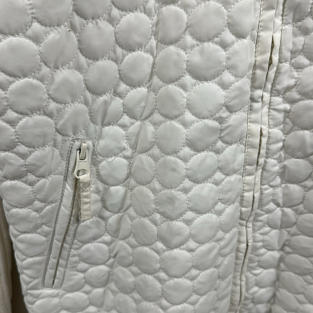 harve benard ivory quilted sweater jacket. Size small. - Picture 3 of 7